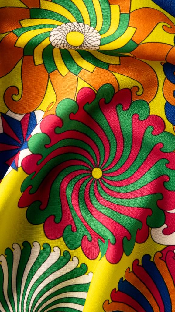 Whirly Swirly Knot Wrap - 50 cm x 50 cm